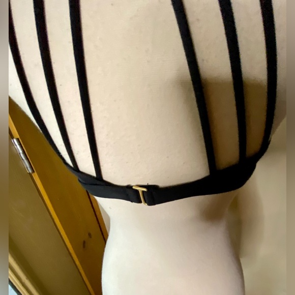 🏖️Athleta Strappy Back Bikini Top🏖️ - Picture 5 of 13
